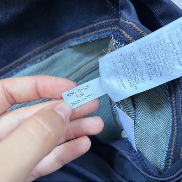 Madewell • Maternity Over-the-Belly Skinny Jeans in Orland Wash: TENCEL™ Denim - Picture 6 of 11